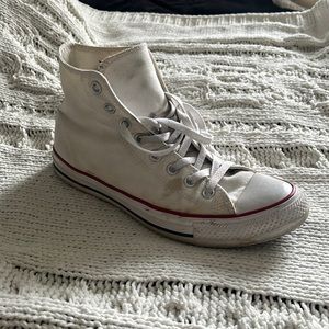 Men’s converse sneakers size 8